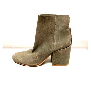 LUCKY BRAND soft suede booties